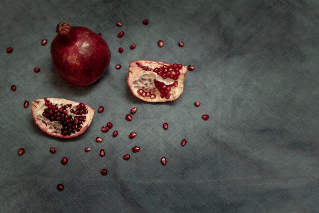 How to Eat a Pomegranate — Medical Weight Loss Clinic